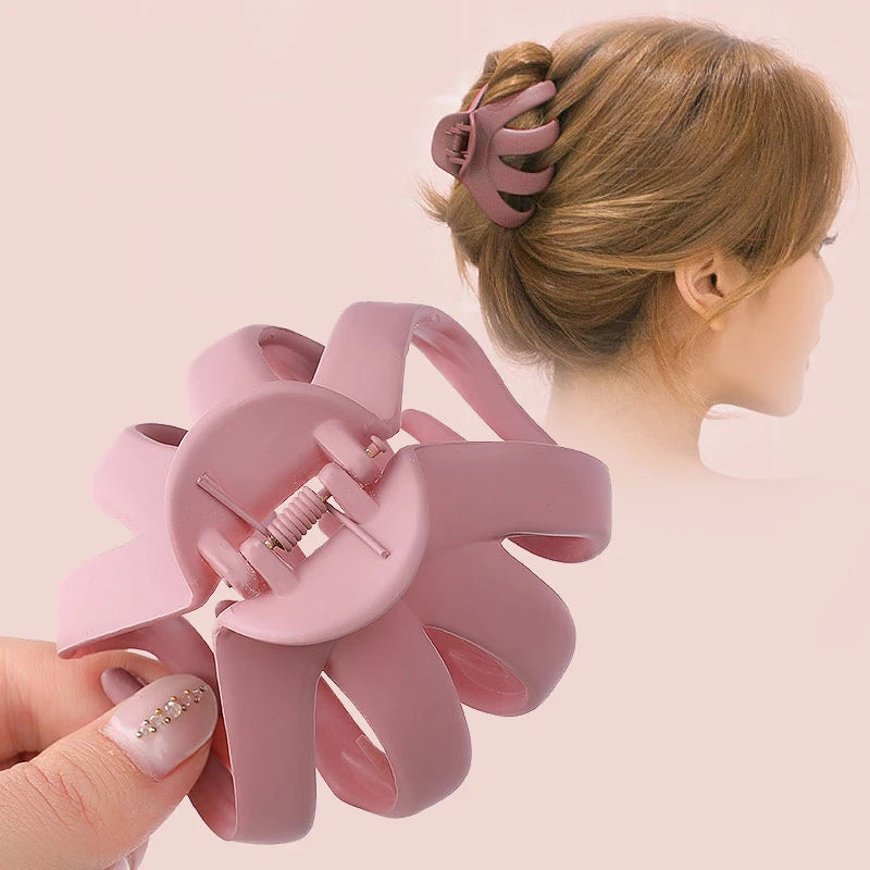 ❀ Curved Petal Hair Claw