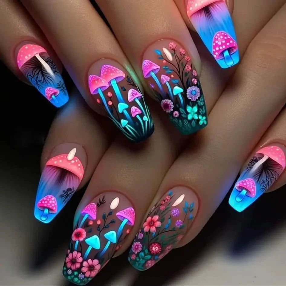 ✧ Decorative Press-On Nails · 24 Pieces