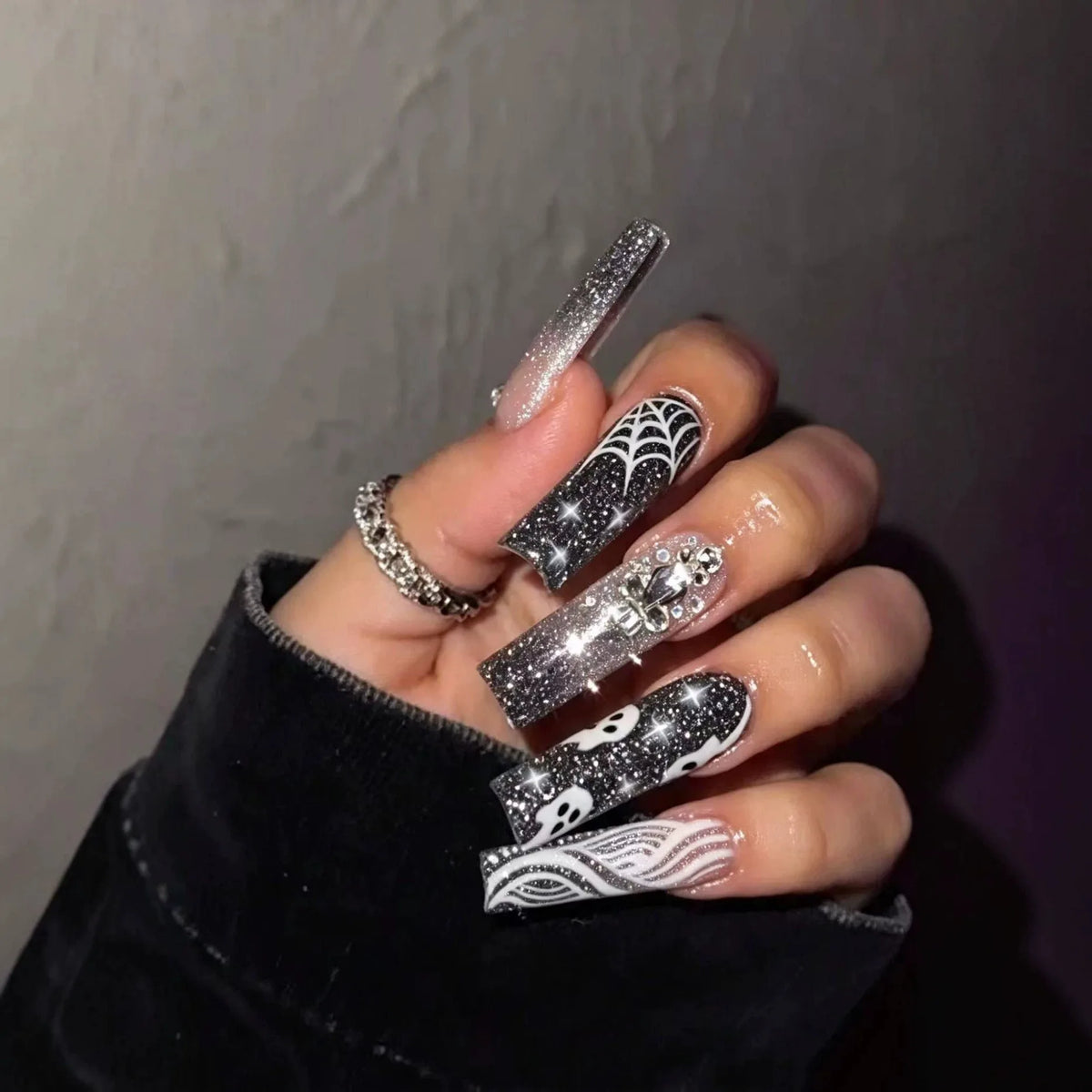 ♡ Glitter & Gothic Press-On Nails · 24 Pieces