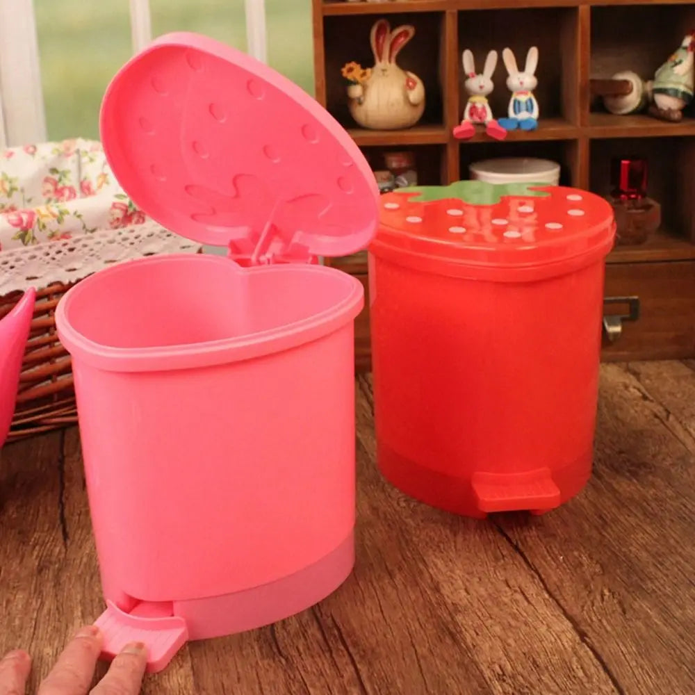 ♡ Strawberry Mini Wastebasket