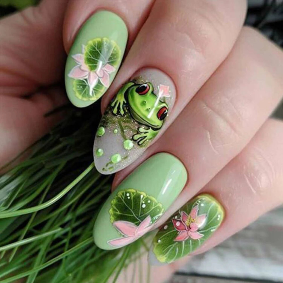 ✧ Decorative Press-On Nails · 24 Pieces