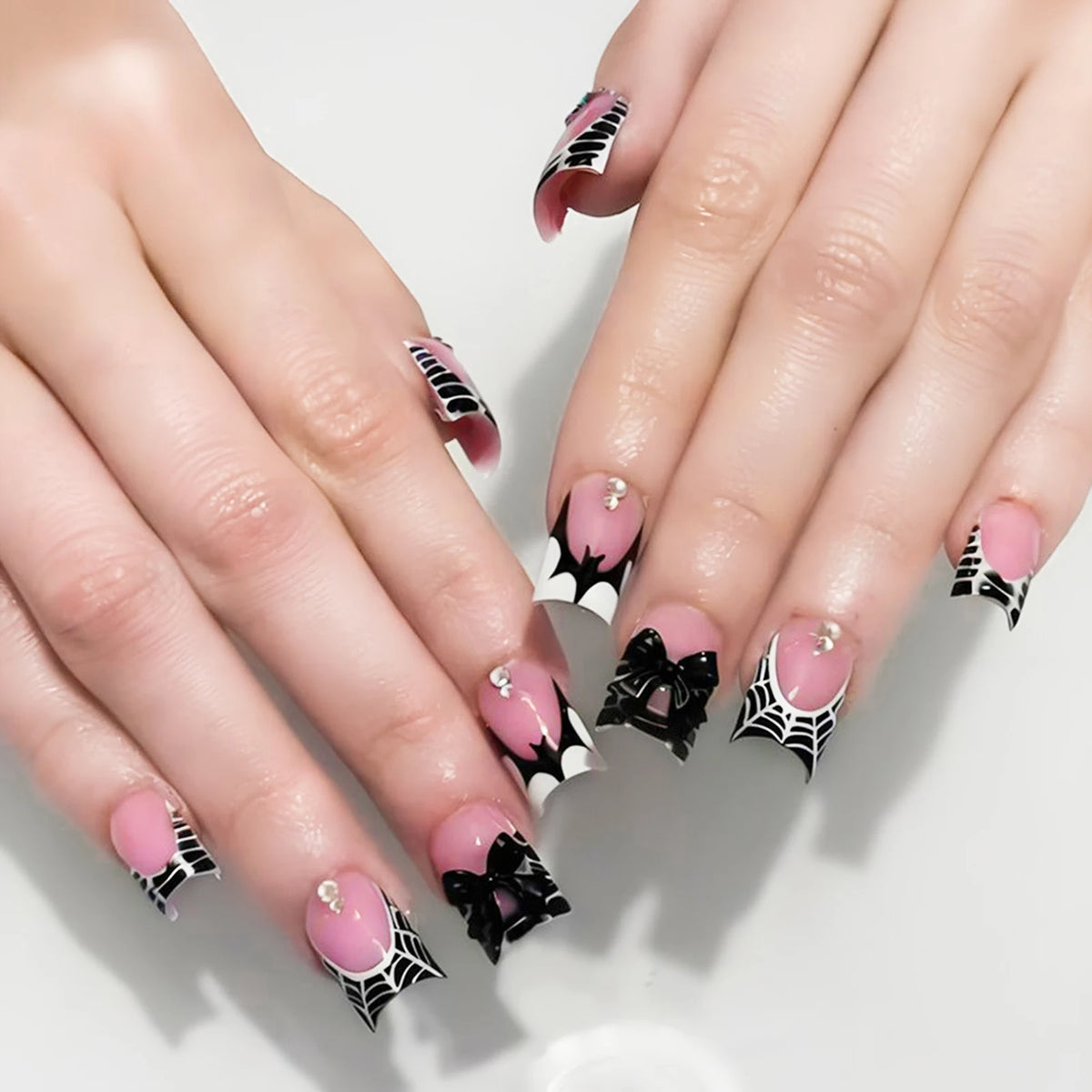 ♡ Glitter & Gothic Press-On Nails · 24 Pieces