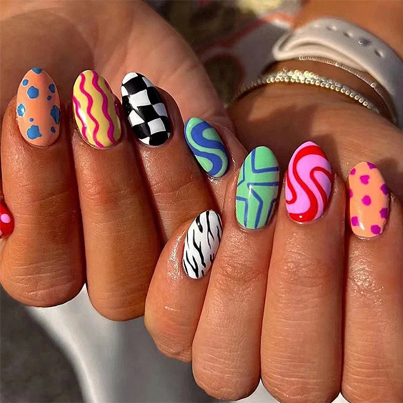 ✧ Decorative Press-On Nails · 24 Pieces