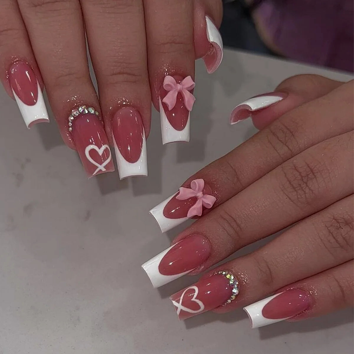 ✧ Decorative Press-On Nails · 24 Pieces