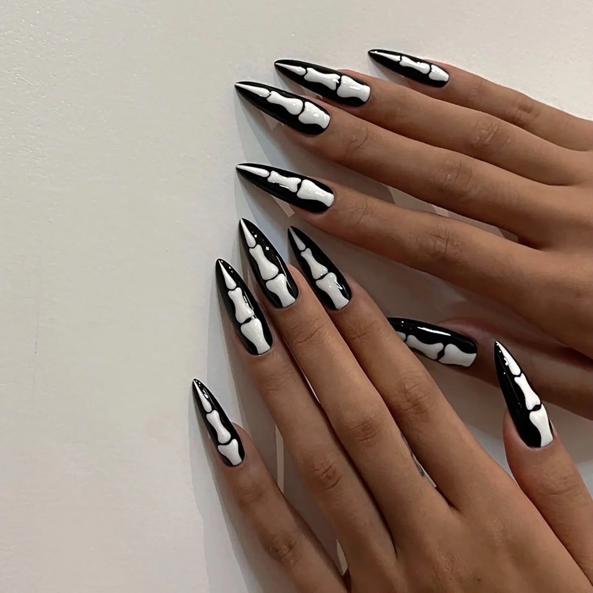 ♡ Glitter & Gothic Press-On Nails · 24 Pieces