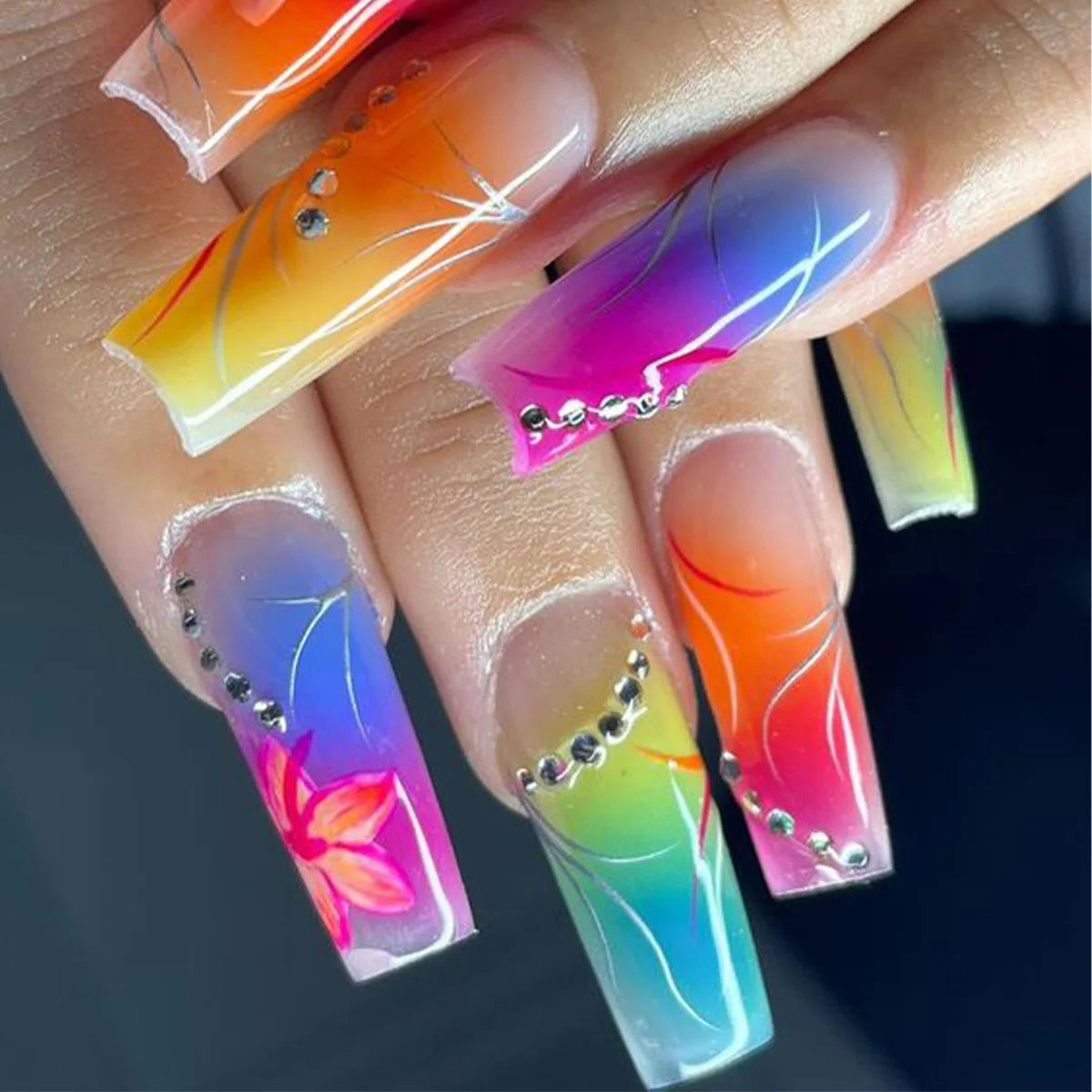 ✧ Decorative Press-On Nails · 24 Pieces